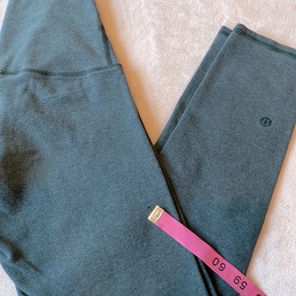 Lululemon crop size 2 - Picture 3 of 3